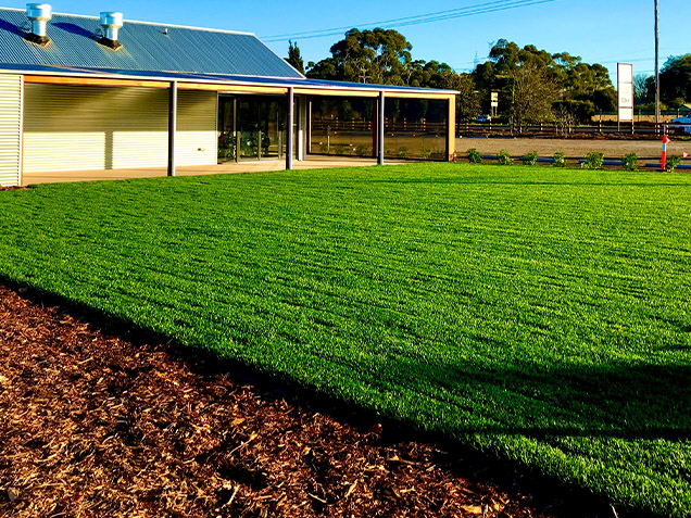 Landscape & Lawns Image